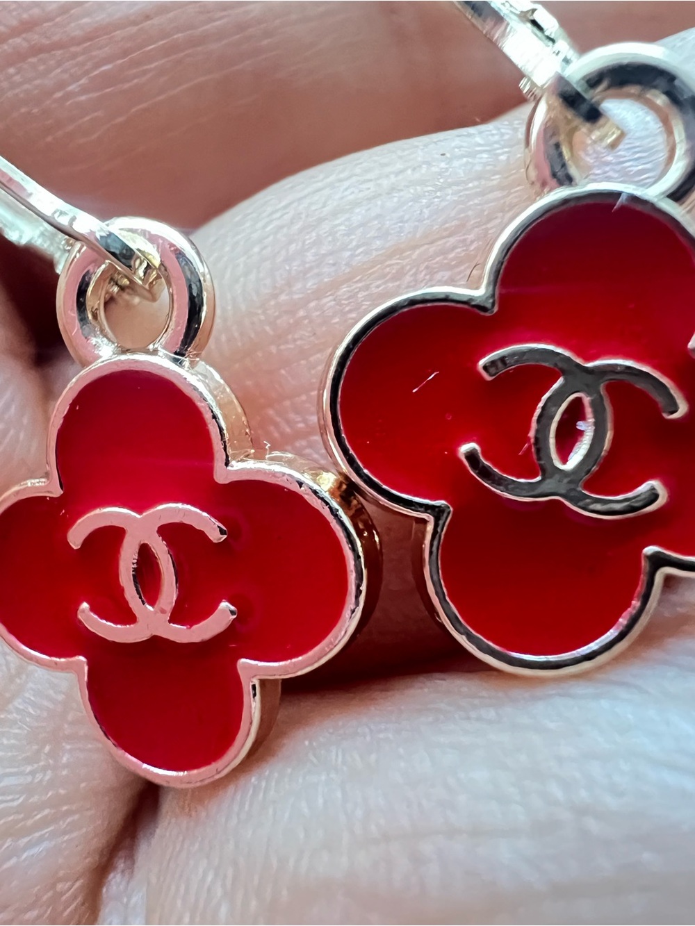 Unbranded Red Clover-Style Drop Earrings with Interlocking Accent